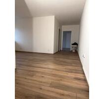 Frisch renovierte 3 Zimmer Wohnung in Salach 73084 mit TG und EBK - Süßen