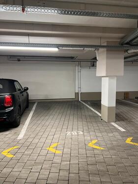 Foto - TIEFGARAGENSTELLPLATZ ZU VERMIETEN