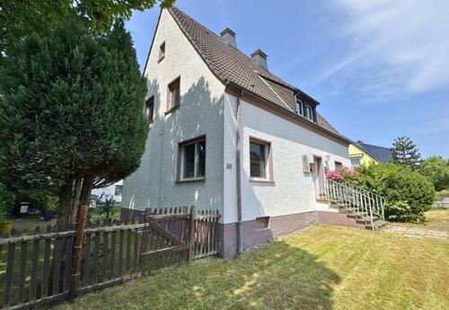 Foto - Helle 3-Zimmer-DG-Wohnung im ruhigen 2-Familienhaus- modernes Bad