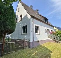 Helle 3-Zimmer-DG-Wohnung im ruhigen 2-Familienhaus- modernes Bad - Dortmund Mengede