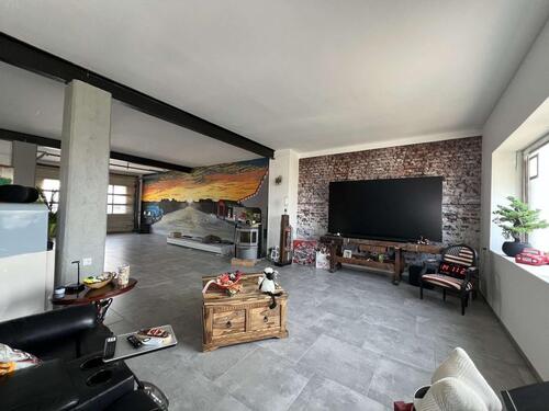 Foto - Großzügiges Industrie-Loft mit Werkstatt-Lagerflächen - Wohnen und Arbeiten vereint