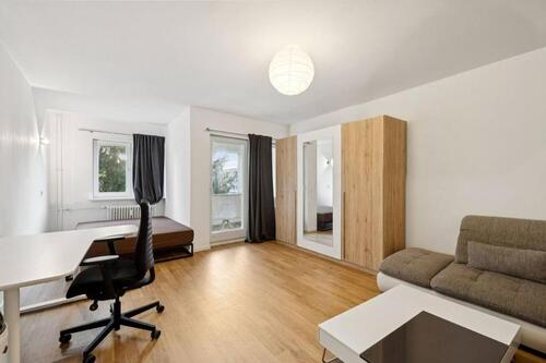 Foto - 40ms Zimmer mit eigenem Balkon - 950,00&nbsp;EUR Kaltmiete, ca.&nbsp; 40,00&nbsp;m&sup2;