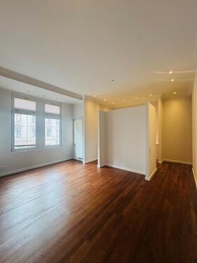 Foto - Zwei Zimmer Altbauwohnung mit Balkon