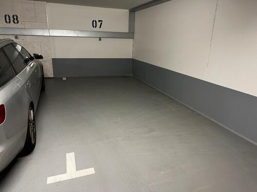Foto - Tiefgaragenstellplatz. Garage - 94,00 EUR Miete,