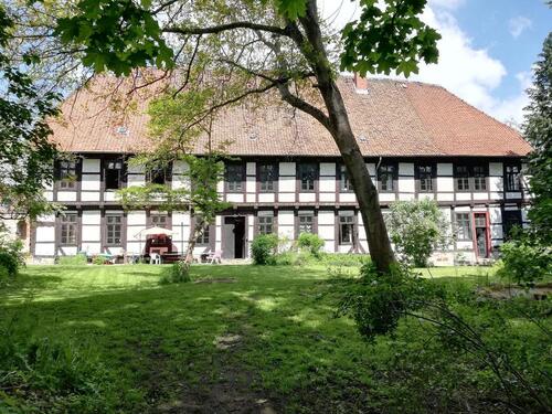 Foto - Geräumige 4-Zimmer-Wohnung, idyllisch gelegen in der Burg Campen