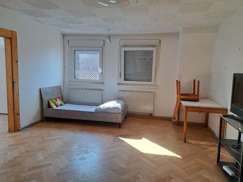 Foto - Helles WG-Zimmer in sanierter Altbauwohnung