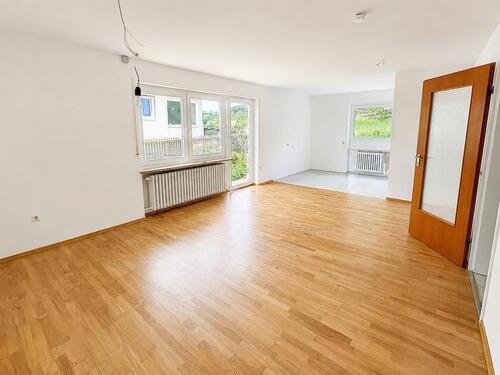 Foto - Schöne 3-Zi-Wohnung mit großer Terrasse und Gartenmitbenutzung