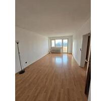 Ich biete eine 2-Zimmer-Wohnung in Hanau zur Miete an.