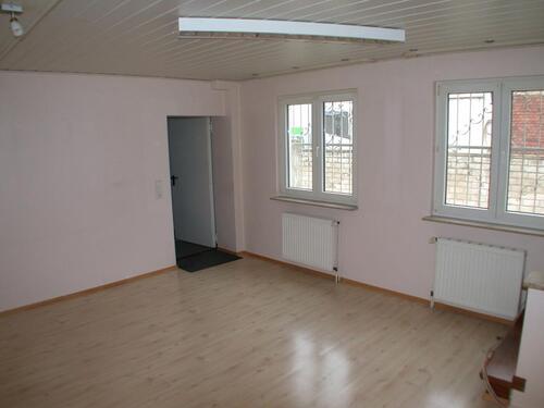 Foto - 220 qm kleine Werkhalle, Büros und Lager, günstig gelegen zur AB 4 und 61 in Heppendorf