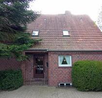 Von Privat: Einfamilienhaus mit abtrennbarem Baugrundstück - Großefehn