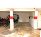 Foto - Vermiete trockenen TG-Platz in 6-Parteien-TG mit Rolltor,