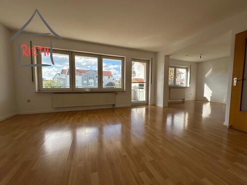 Foto - * 4,5 helle Zimmer mit Garten und 2 Balkonen *