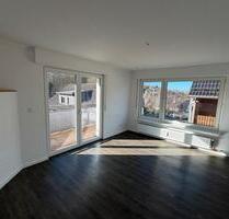 Modernes Wohnen mit Aussicht: Lichtdurchflutete 3-Zimmer-Wohnung - Sundern (Sauerland)