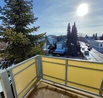 Tolle DG-2-Raum-Wohnung mit Balkon im Zentrum von Limbach-Oberfrohna