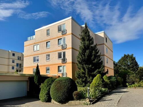 Foto - Renovierte großzügige 4-Raum-Wohnung mit Balkon zu vermieten