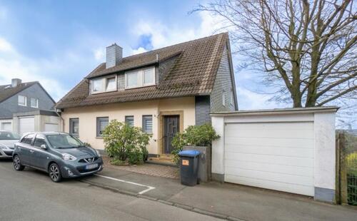 Foto - Helle Wohnung mit Balkon in ruhiger Lage (ca. 70 m²)
