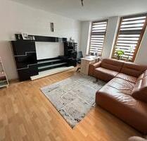 Zentral gelegene 2 Zimmer Wohnung mit Einbauküche zu vermieten - Weißenfels