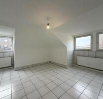 Helle 4-Zimmer-Wohnung im DG | ca. 68m² | Gepflegter Zustand | Zentral in Cannstatt - Stuttgart Bad Cannstatt