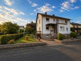 Foto - Zweifamilienhaus mit großem Grundstück – 167 m² Wohnfläche