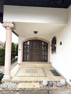 Foto - Igel-Schauinsland, exklusive 3-Zimmer-Erdgeschosswohnung mit EBK, Balkon und Garten