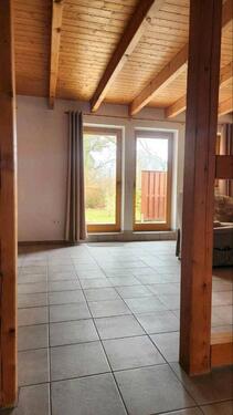Foto - Schöne Doppelhaushälfte mit Gartenstück, großer Terrasse, Carport