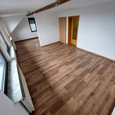 Foto - Altenkessel; schöne helle 2 Zimmer, Küche, Bad Wohnung im DG