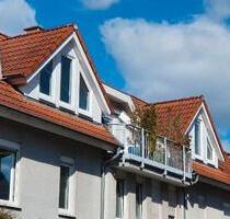 Lichtdurchflutete 3,5-Zi.-DG-Wohnung, Nähe Innenst.Süd-Bhf. EBK - Bad Vilbel