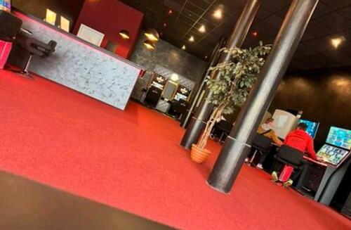 Foto - Spielhalle mit 8er Konzession & Café-Lounge ZU VERMIETUNG