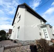 FREIRAUM4 +++ Charmantes Einfamilienhaus mit Garten in Siegen-Weidenau