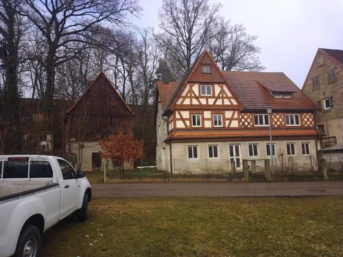 Foto - Historisches Bauernhaus mit 2 Nebengebäuden zentral gelegen