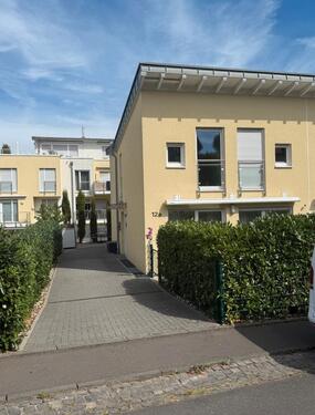 Foto - Provisionsfrei! Neuwertig! Viel Platz zum Wohnen und Arbeiten!