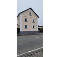 Kernsaniertes Einfamilienhaus mit großem und idyllischem Garten - Elz