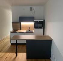 Teilmöbelierte Wohnung mit Einbauschränken und Küche am Zollhafen - Mainz Mombach