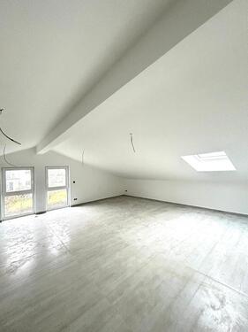 Foto - 3 Zi-Dachgeschosswohnung - 1.130,00&nbsp;EUR Kaltmiete, ca.&nbsp; 110,00&nbsp;m&sup2;