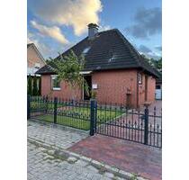 Stilvolles Einfamilienhaus mit Wintergarten & großem Grundstück - Krummhörn