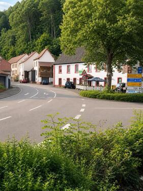 Foto - Zwei Häuser mit Speiserestaurant (über 400 m²)