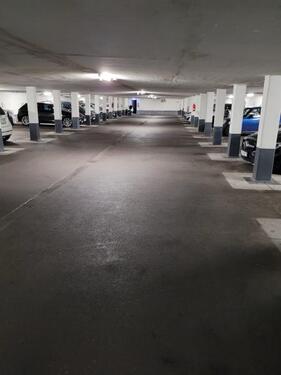 Foto - Tiefgaragenstellplatz - 80,00&nbsp;EUR Miete,