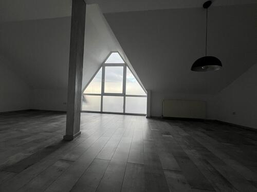 Foto - 3-Zimmer Dachgeschosswohnung inklusive Einbauküche und Stellplatz