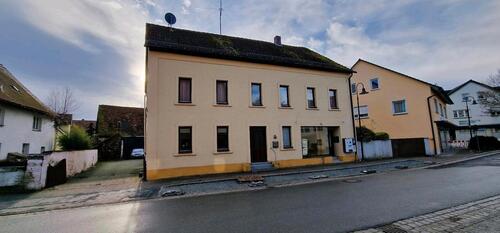Foto - 2 Familienhaus mit Gewerbefläche, großem Garten und Scheune