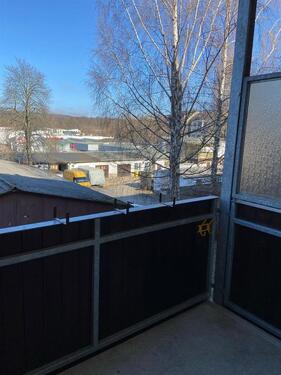 Foto - Helle 3-Zimmer mit Laminat und Balkon in ruhiger Lage!