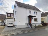 Foto - Haus mit Garage, 7 Zimmer, 2 Bäder, Einbauküche 155m² - Montabaur