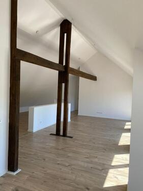 Foto - Hohe Decken, viel Licht: DG-Wohnung mit Balkon in Lindlar