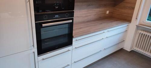 Foto - Großzügige 3-Zimmer Wohnung mit Balkon, EBK u. Garage