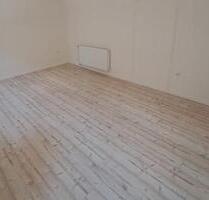 Vollständig 2025 neu erstellte 2 Zi.-Erdgeschoss-Whg. mit neuem Bad, Garten u. Kfz.-Platz - Marienmünster