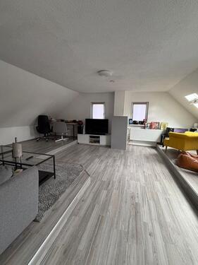 Foto - Vermiete Dachgeschoss Wohnung - 450,00&nbsp;EUR Kaltmiete, ca.&nbsp; 58,00&nbsp;m&sup2;