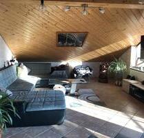 Helle und großzügige 3-Zimmer DG-Wohnung - Sulz am Neckar