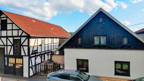 Foto - Haus und Scheune in Südthüringen