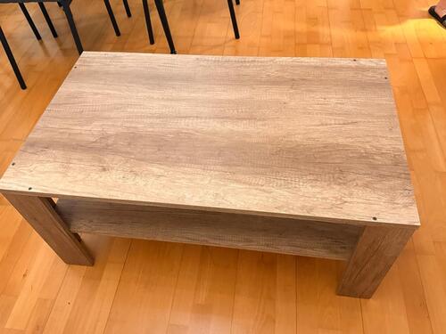 Foto - Der mittlere Tisch - 30,00&nbsp;EUR Kaltmiete, ca.&nbsp; 100,00&nbsp;m&sup2;