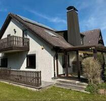 Zweifamilienhaus mit Doppelgarage Stellplatz Wintergarten Kamin - Burgoberbach