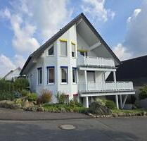 Helle, ansprechende Wohnung in einem energieeffizienten 3 FH für Naturliebhaber - Bad Emstal